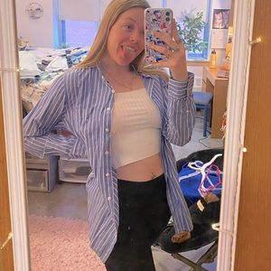 Cute Blue& White Stripe Button Down Top!💙✨🌎